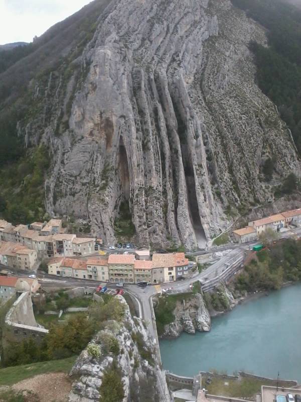 avril2013-1.jpg